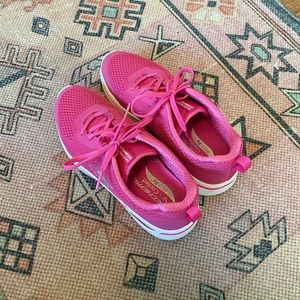 Sketchers high arch sneakers